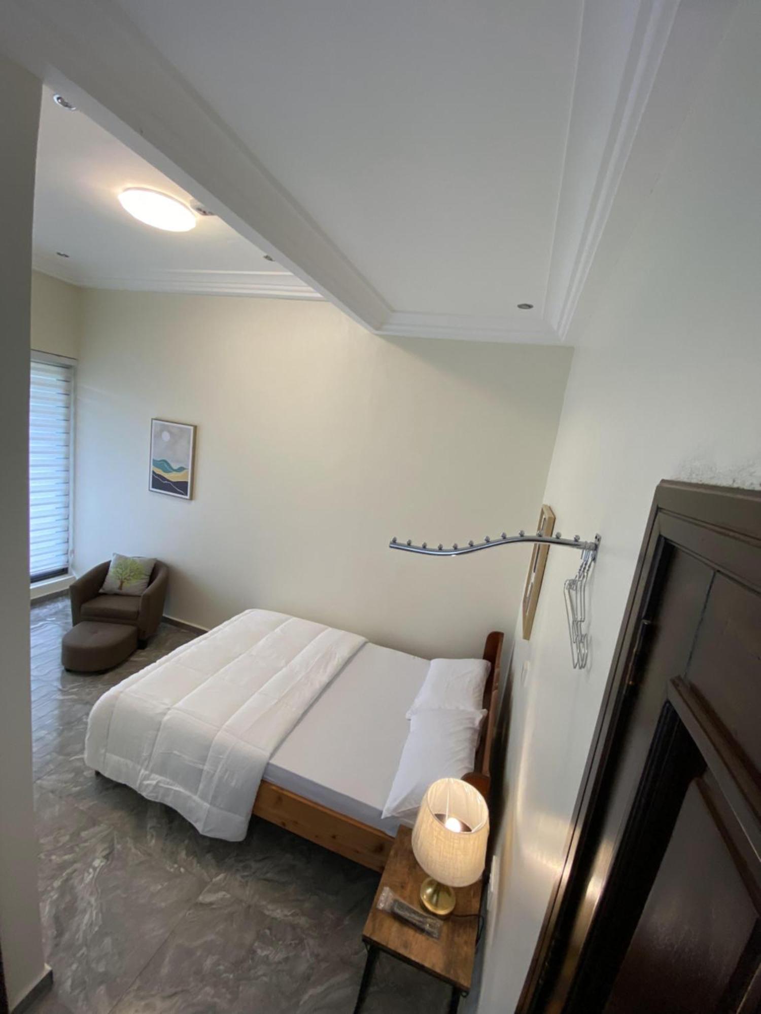 Hotel Eagle Vault à Kwabenya Extérieur photo